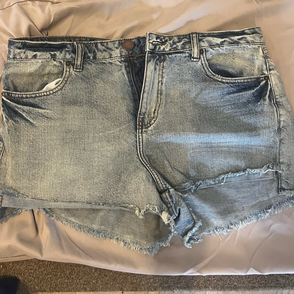 Distressed denim O’Neill jean shorts. New without tags.